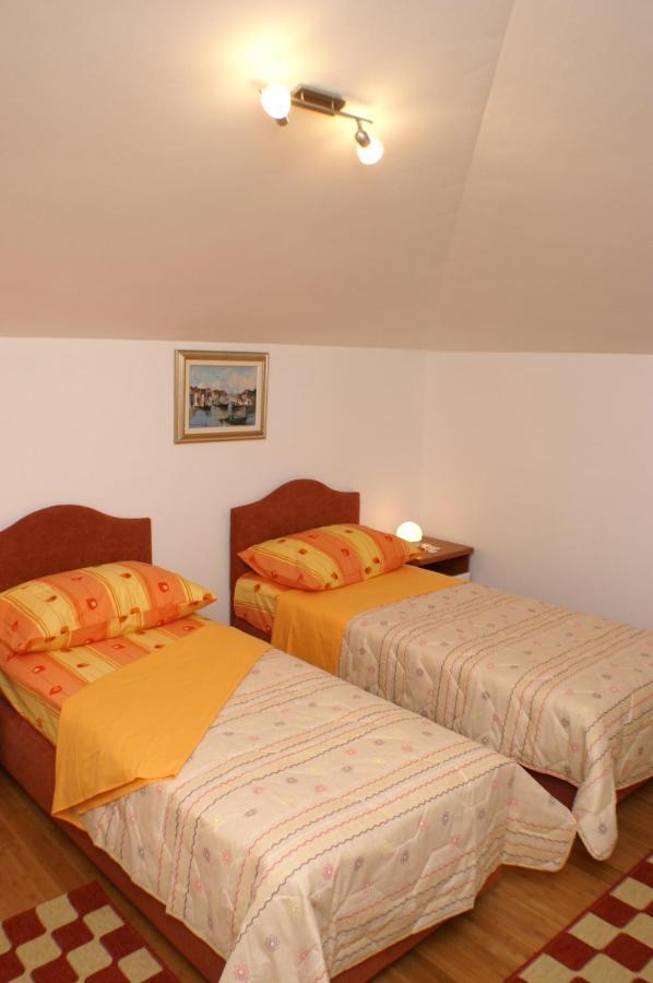 Apartments By The Sea Supetar, Brac - 4274 Kültér fotó